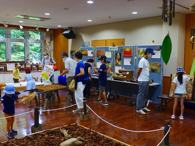 7/26（土）～8/24（日）　野草園　草木あそび展