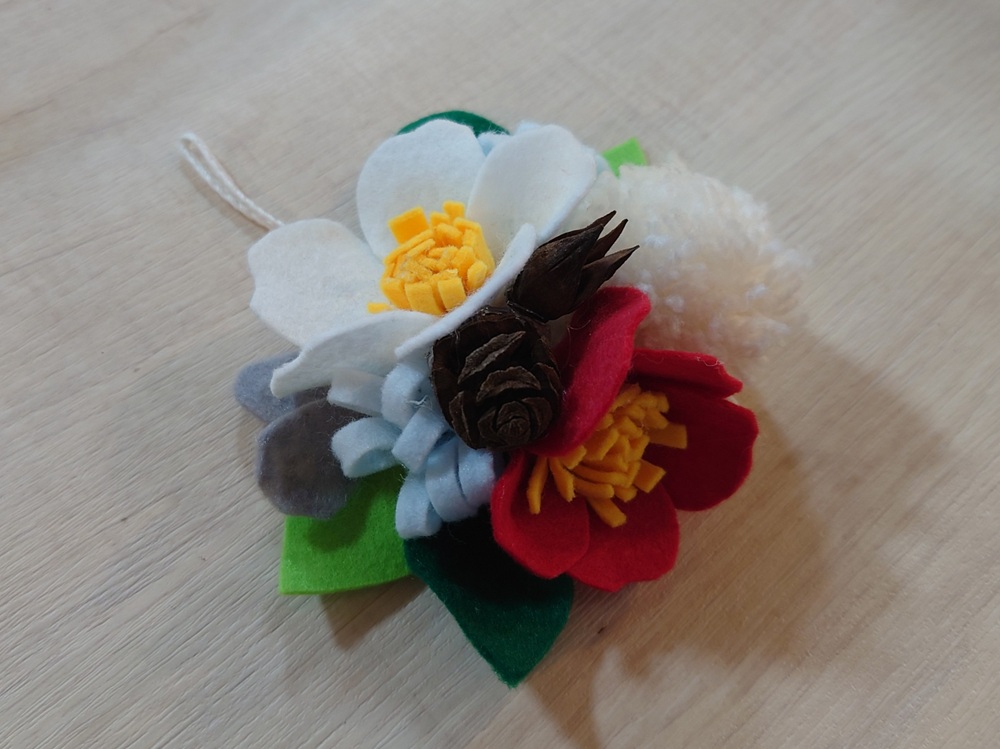 1月　都市緑化ホール　セルフ・ナチュラルクラフト　「フェルトで作る花飾り」「ペイントでオリジナルの植木鉢(花苗付き）」など